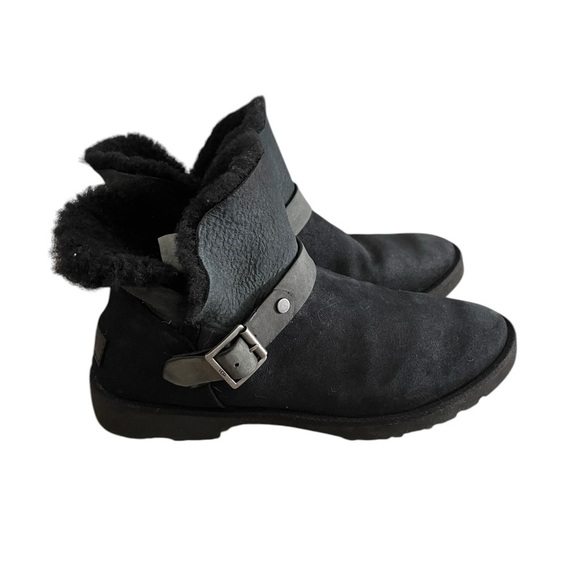 UGG Romely Short Buckle Boot Black Suede Fur Lined Women’s Size 7 - Picture 5 of 8